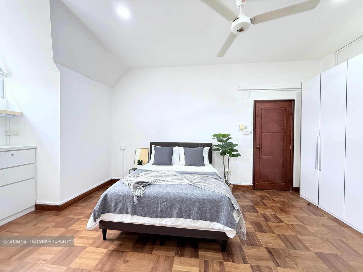 Pinetree Condominium (D10), Condominium #541987031